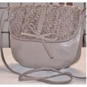 Vintage Italy Luxe Woven Leather w a Bow Bag